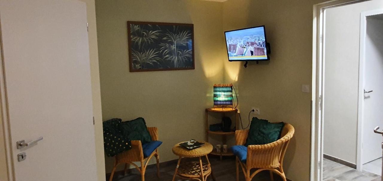 Hotel Restaurant Du Commerce Poulainville Екстер'єр фото
