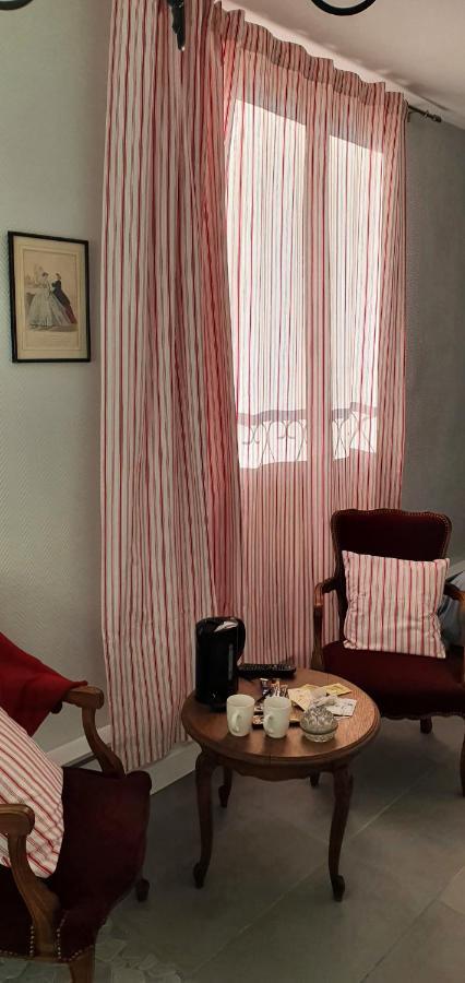 Hotel Restaurant Du Commerce Poulainville Екстер'єр фото